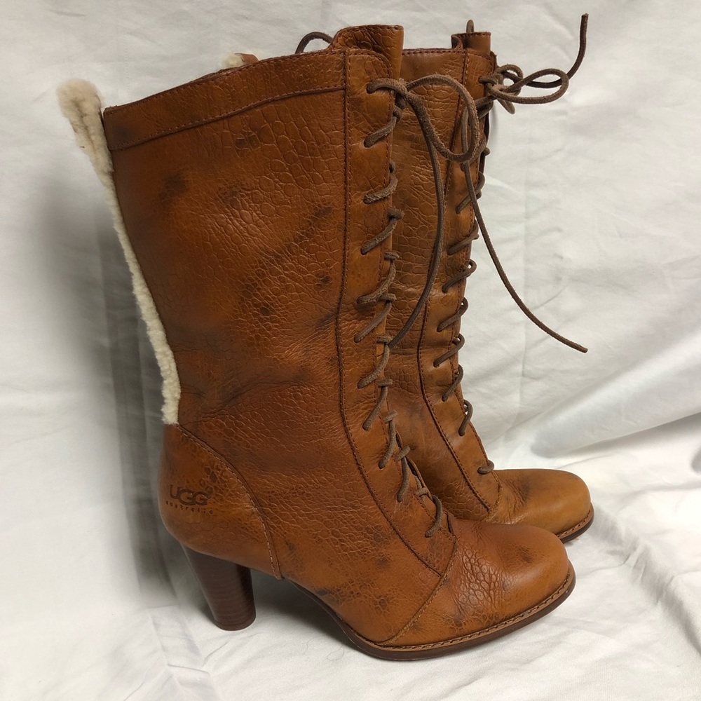 UGG boots sz 7.5, excellent condition
